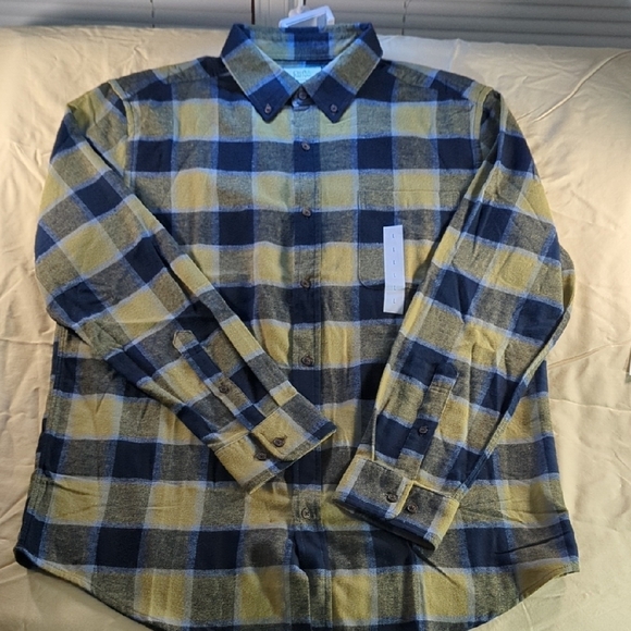 croft & barrow Other - Croft & Barrow Blue and Yellow Casual Button Down Shirt